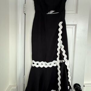 L'ATISTE Black and White Strapless Dress
